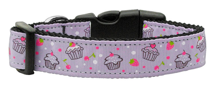 This 1" wide size medium dog collar is made of durable nylon with a high quality ribbon overlay.  It is adjustable to fit a neck size from 10-18".