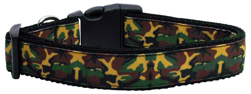 This 1" wide size large dog collar is made of durable nylon with a high quality ribbon overlay.  It is adjustable to fit a neck size from 18-26".