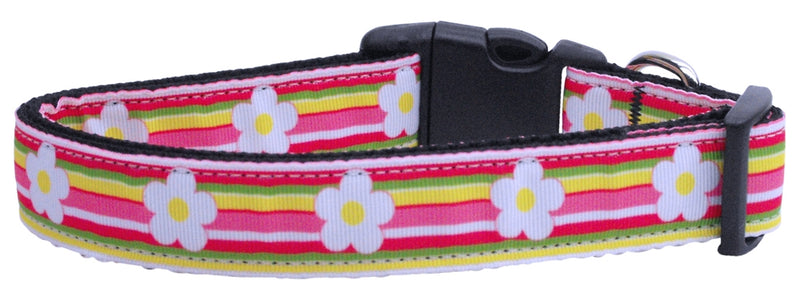 This 1" wide size large dog collar is made of durable nylon with a high quality ribbon overlay.  It is adjustable to fit a neck size from 18-26".