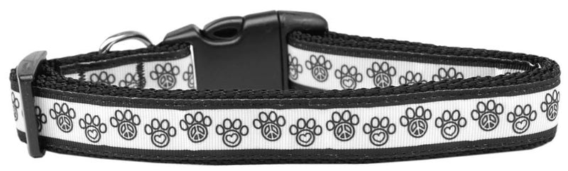 This 1" wide size large dog collar is made of durable nylon with a high quality ribbon overlay.  It is adjustable to fit a neck size from 18-26".