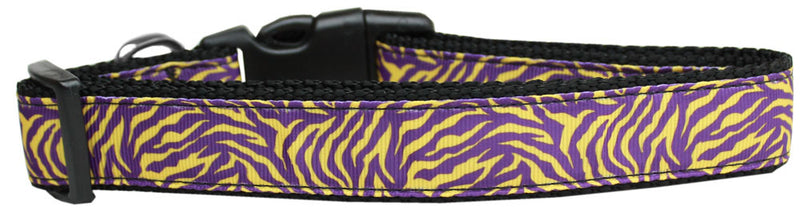 This 1" wide size medium dog collar is made of durable nylon with a high quality ribbon overlay.  It is adjustable to fit a neck size from 10-18".